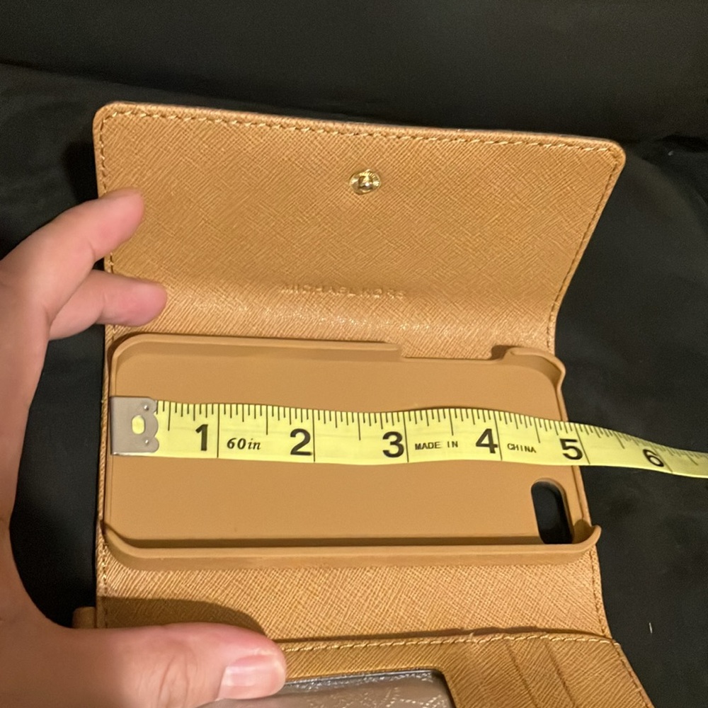 Michael Kors wristlet/phone case - Picture 12 of 17